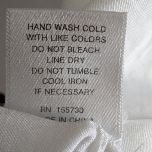 Rose & Olive Top Women's cropped white distressed hem Size M Short sleeve W-1 - Picture 8 of 8